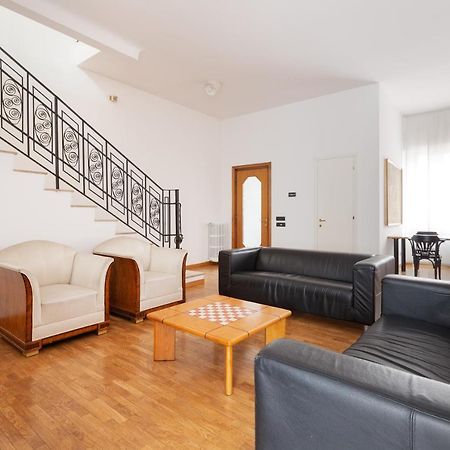Ca' Stellini - Comoda Casa Indipendente Con Parcheggio Privato Milão Exterior foto
