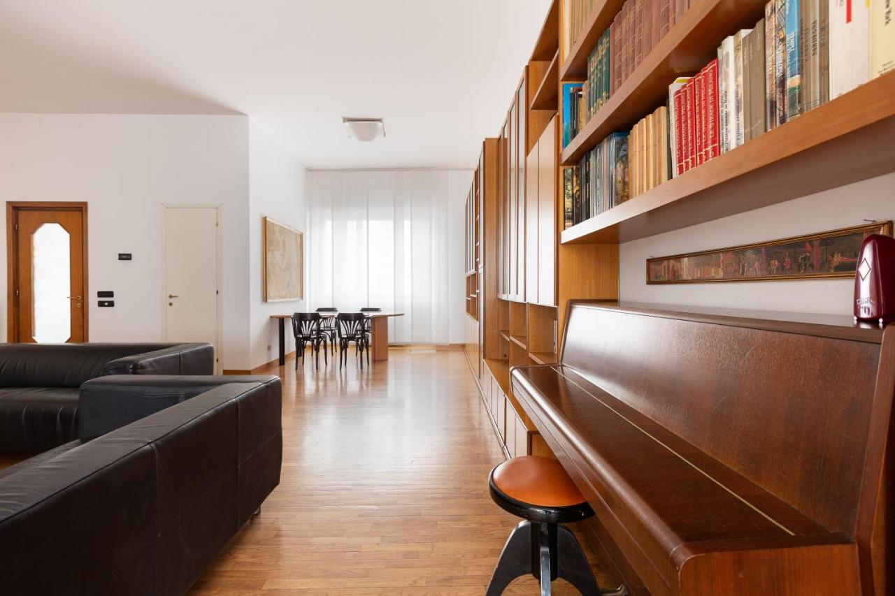 Ca' Stellini - Comoda Casa Indipendente Con Parcheggio Privato Milão Exterior foto