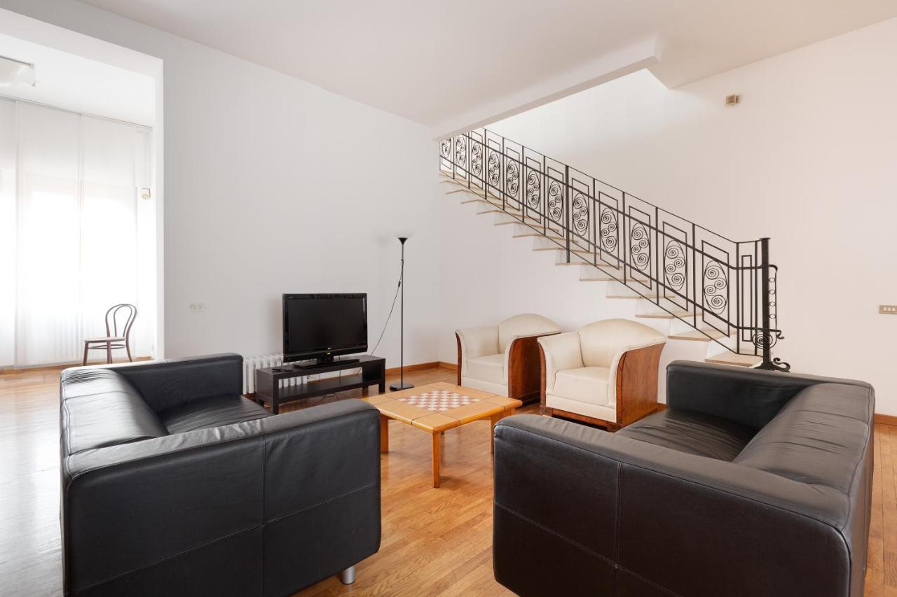Ca' Stellini - Comoda Casa Indipendente Con Parcheggio Privato Milão Exterior foto